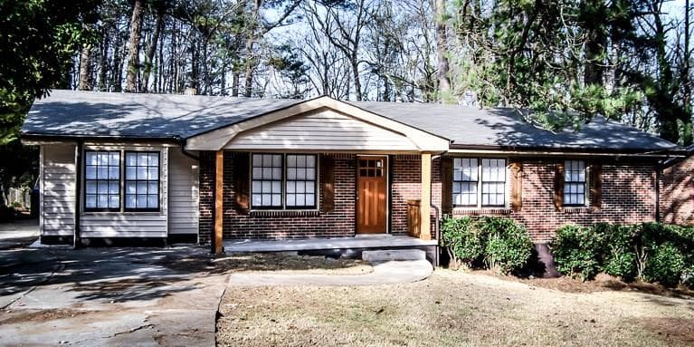4 bedroom, 1,620 sq ft single family residence sold at 3535 Glenview Circle, Atlanta, GA 30331