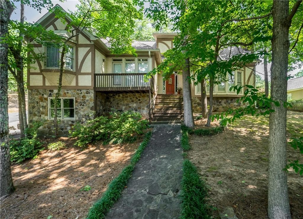 3 bedroom, 3,290 sq ft single family residence sold at 1544 Lake Koinonia Drive, Woodstock, GA 30189