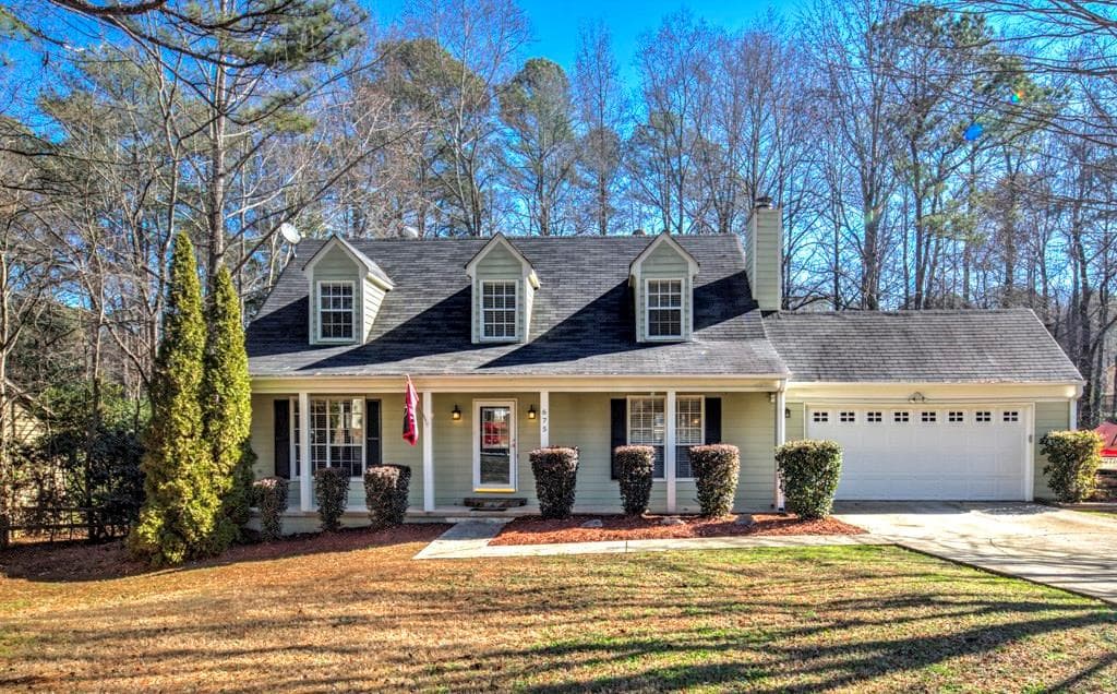 3 bedroom, 2,272 sq ft single family residence sold at 675 Barrington Way, Roswell, GA 30076