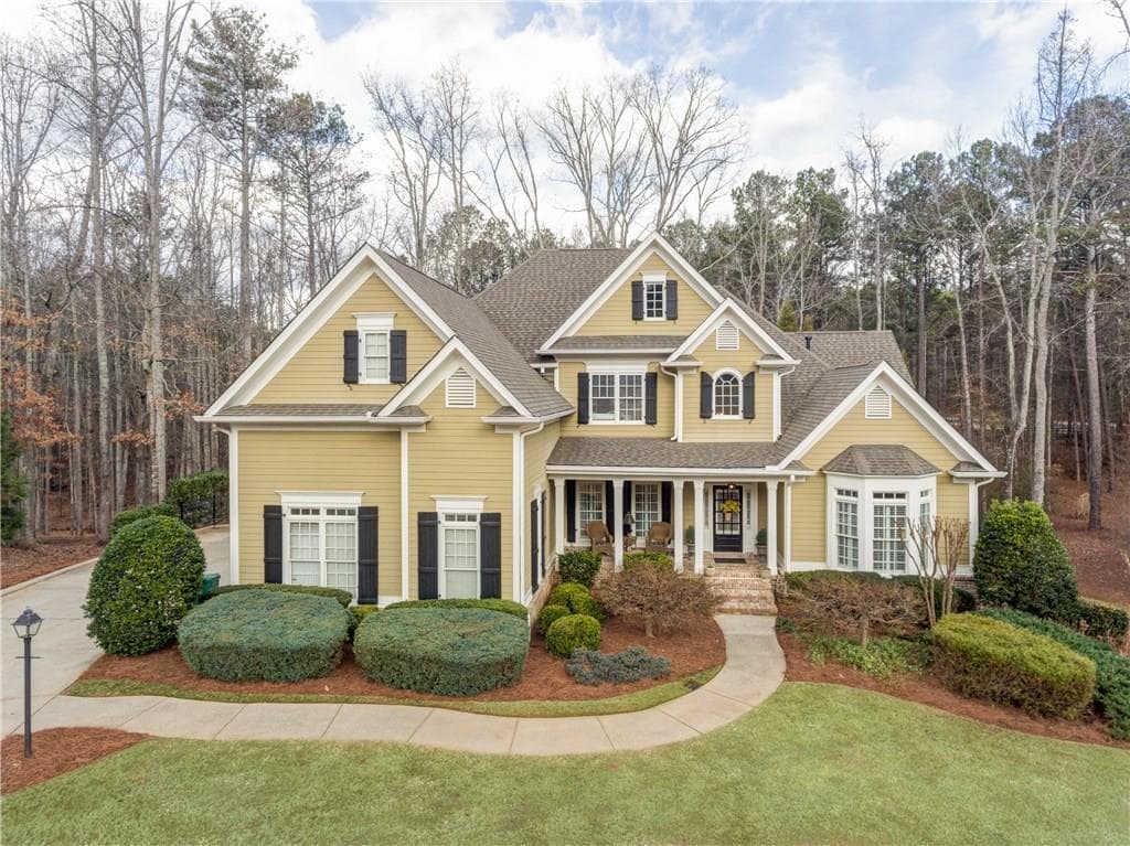 5 bedroom, 4,231 sq ft single family residence sold at 872 Hallbrook Lane, Milton, GA 30004