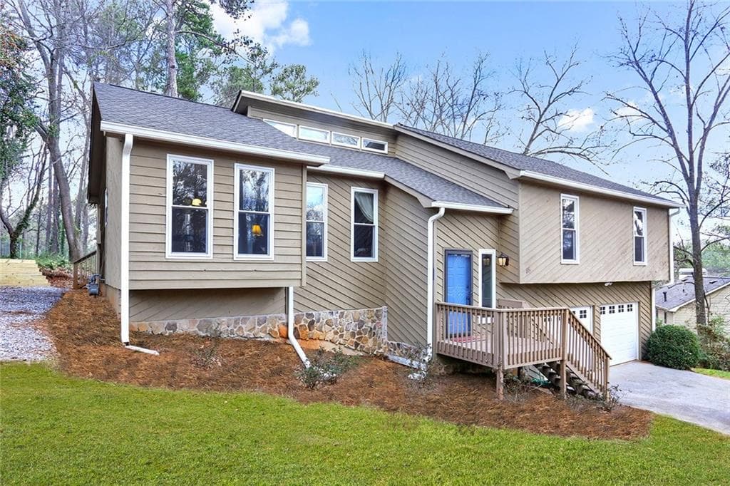 3 bedroom single family residence sold at 115 Farm Track, Roswell, GA 30075