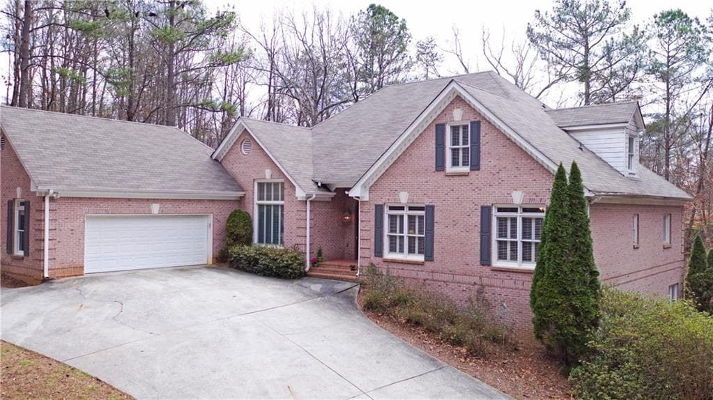 5 bedroom, 3,596 sq ft single family residence sold at 2980 Thompson Mill Road, Buford, GA 30519