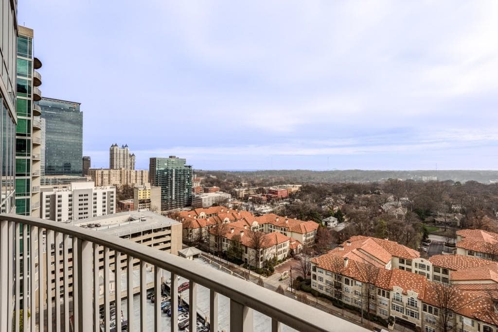 1 bedroom, 683 sq ft condominium sold at 923 Peachtree Street 1434, Atlanta, GA 30309