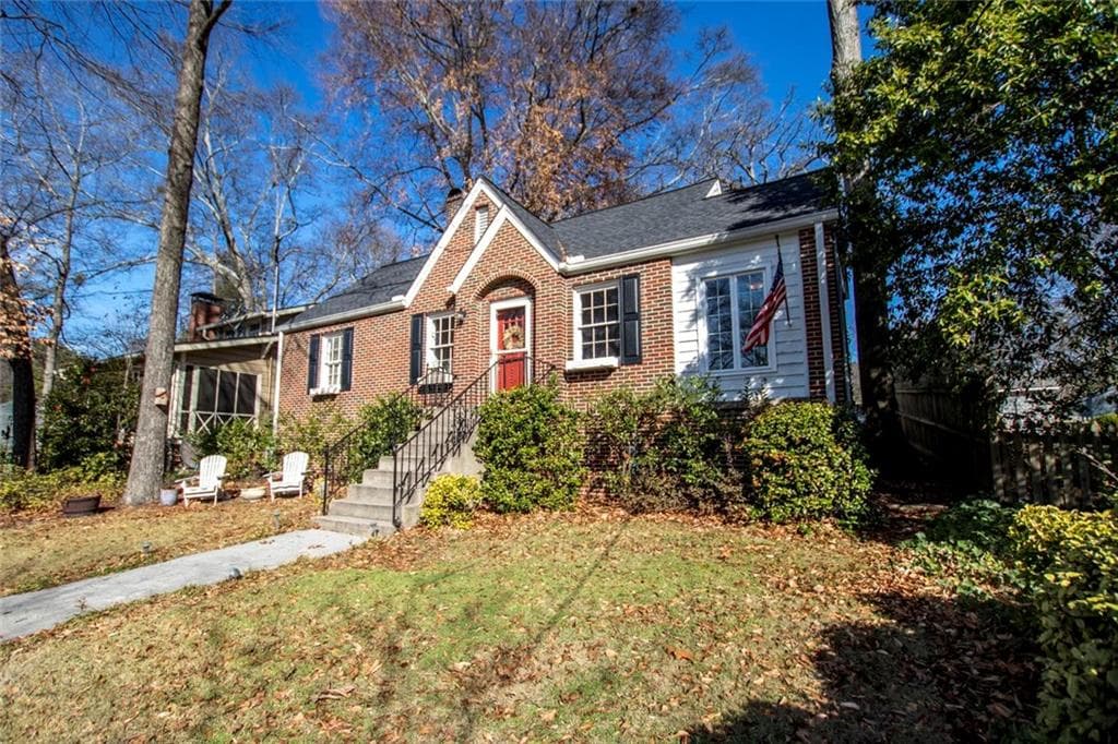 3 bedroom single family residence sold at 216 Springdale Drive, Atlanta, GA 30305