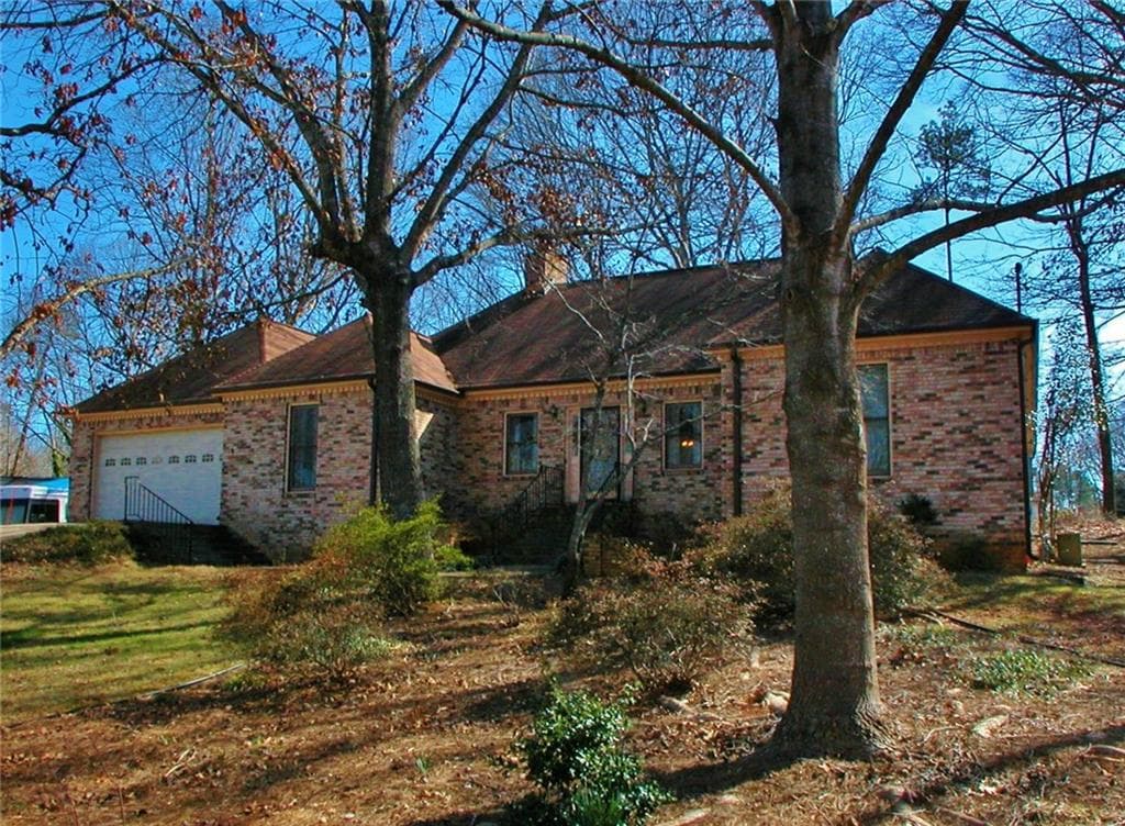 3 bedroom, 2,419 sq ft single family residence sold at 1670 Junior Trail, Lawrenceville, GA 30044