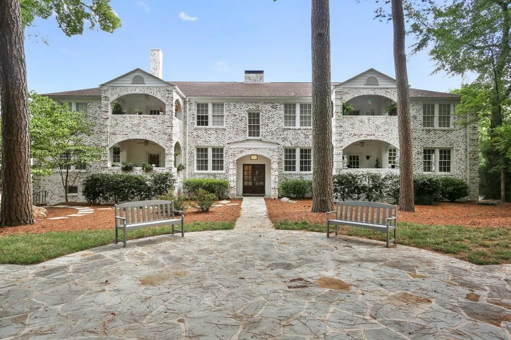 2 bedroom, 1,500 sq ft condominium sold at 65 Peachtree Memorial Drive 1, Atlanta, GA 30309