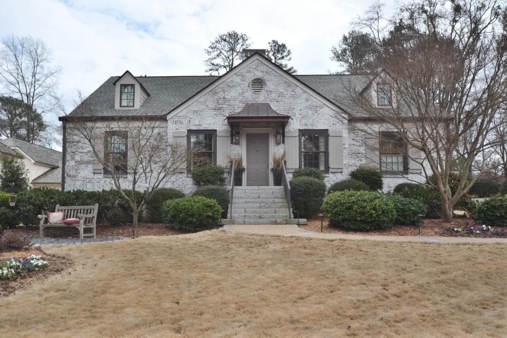 4 bedroom, 3,000 sq ft single family residence sold at 3081 Peachtree Drive, Atlanta, GA 30305