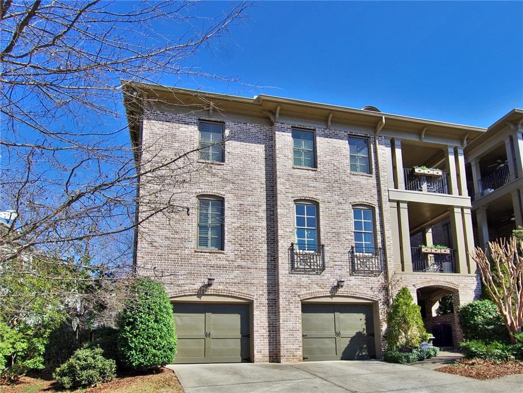 4 bedroom, 3,748 sq ft townhouse sold at 553 Woodall Avenue A, Atlanta, GA 30306