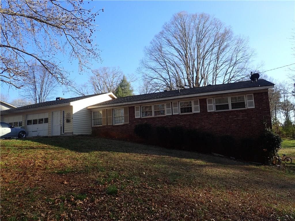 3695 Pinehill Circle, Acworth, GA 30101 — most recent listing photo