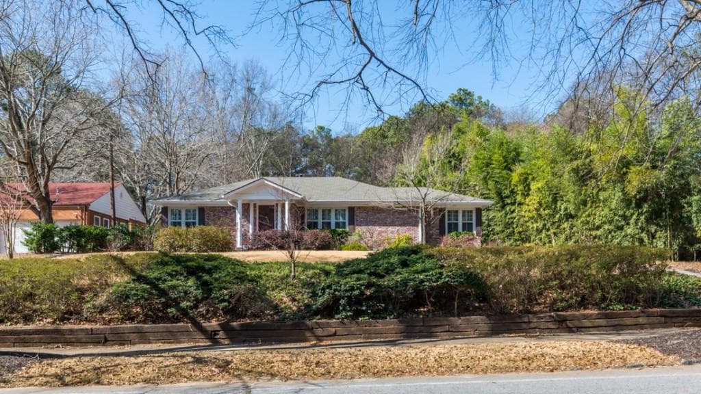 3 bedroom, 2,824 sq ft single family residence sold at 1936 Lenox Road, Atlanta, GA 30306