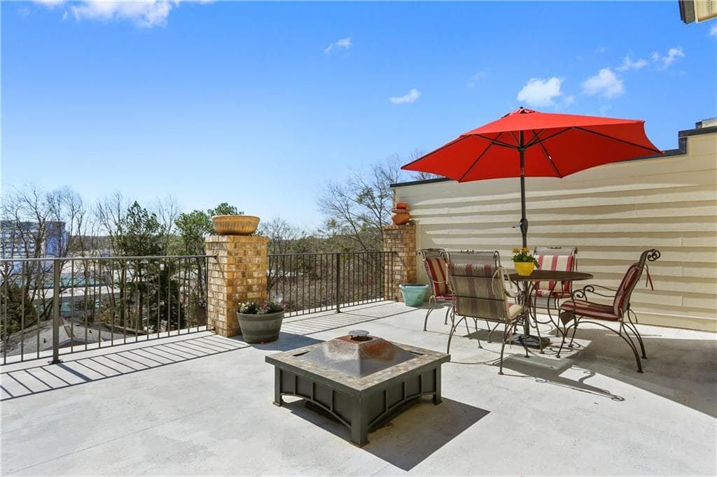 1941 Ridgemont Lane 1941, Decatur, GA 30033 — most recent listing photo