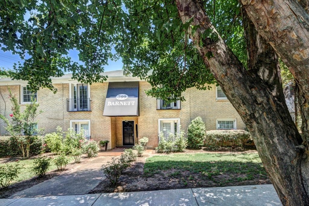 1 bedroom, 700 sq ft condominium sold at 799 Barnett Street 6, Atlanta, GA 30306