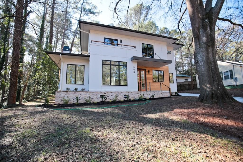 689 Scott Circle, Decatur, GA 30033 — most recent listing photo