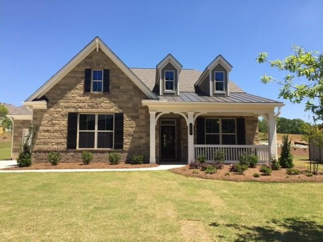 3 bedroom, 2,800 sq ft single family residence sold at 163 Wheaten Drive, Woodstock, GA 30188