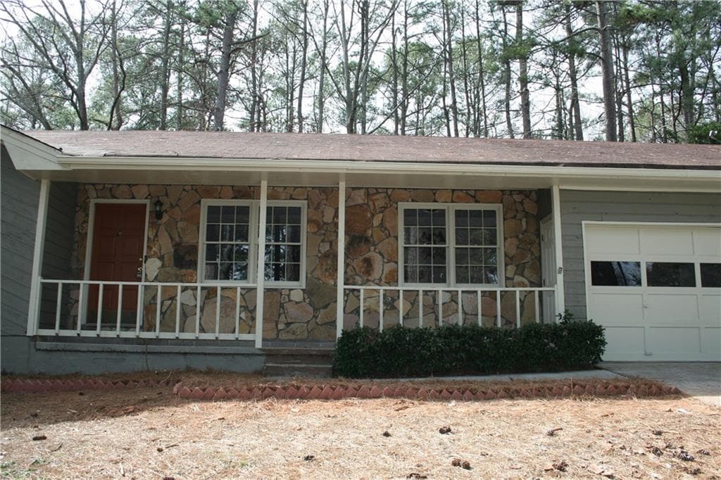 3 bedroom single family residence sold at 3185 Village Glen Trail, Snellville, GA 30039