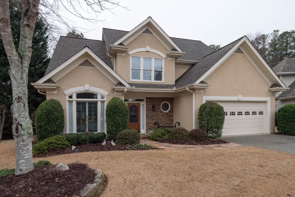 3 bedroom, 2,525 sq ft single family residence sold at 130 Graystone Terrace, Alpharetta, GA 30005