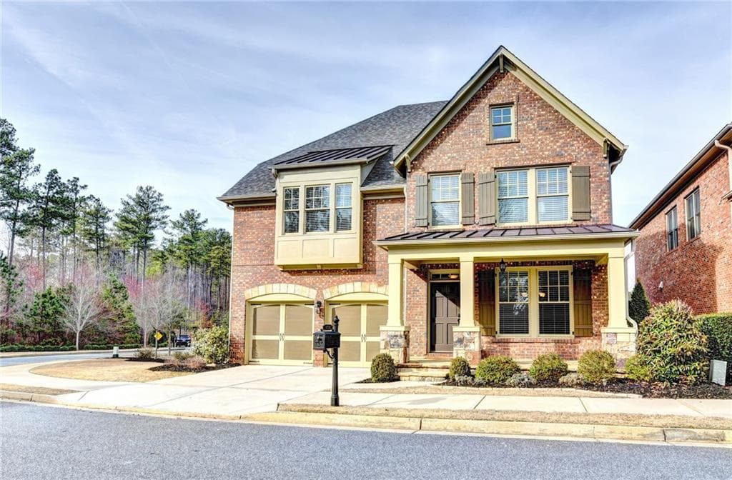 5 bedroom, 3,774 sq ft single family residence sold at 4718 Lakeway Place, Alpharetta, GA 30005