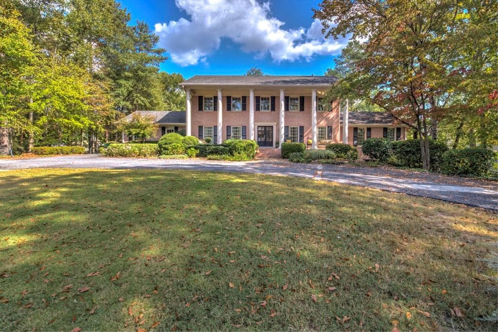 5 bedroom, 4,200 sq ft single family residence sold at 4331 N Elizabeth Lane, Atlanta, GA 30339