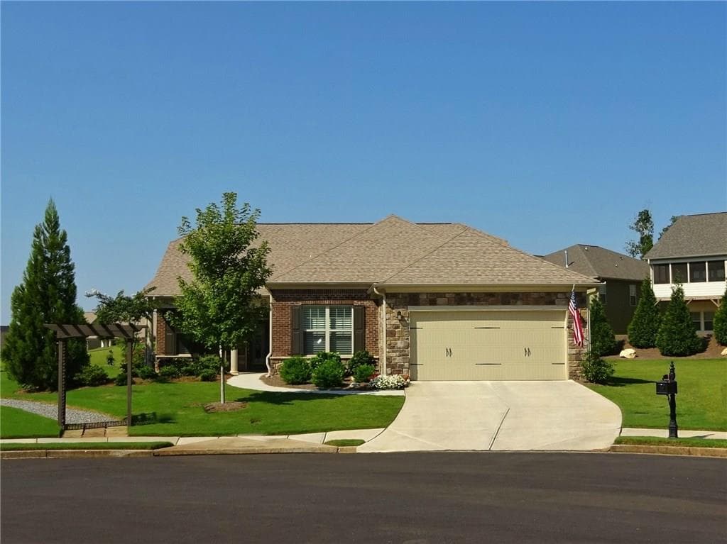 3 bedroom, 2,589 sq ft single family residence sold at 660 Hemlock Trail, Canton, GA 30114