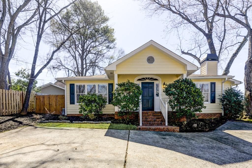 3 bedroom, 1,554 sq ft single family residence sold at 105 Spruell Springs Road, Atlanta, GA 30342