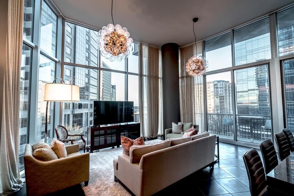 2 bedroom, 1,505 sq ft condominium sold at 1080 Peachtree Street 703, Atlanta, GA 30309