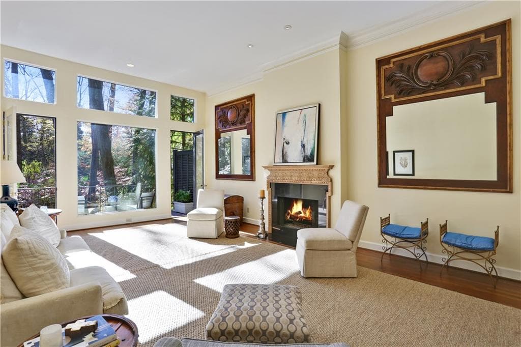 4 bedroom, 4,247 sq ft single family residence sold at 500 W Wesley Road, Atlanta, GA 30305
