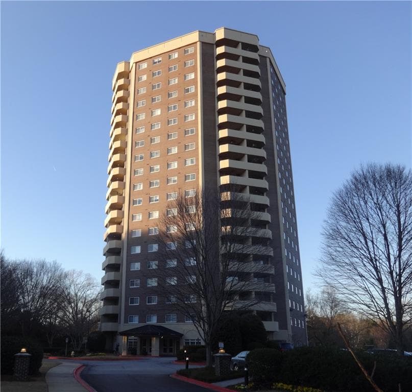 2 bedroom, 1,430 sq ft condominium sold at 1501 Clairmont Road 1810, Decatur, GA 30033