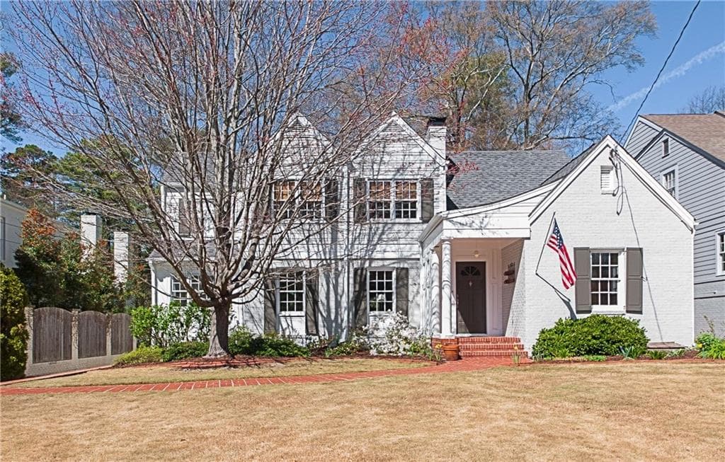 5 bedroom, 3,260 sq ft single family residence sold at 3118 Peachtree Drive, Atlanta, GA 30305