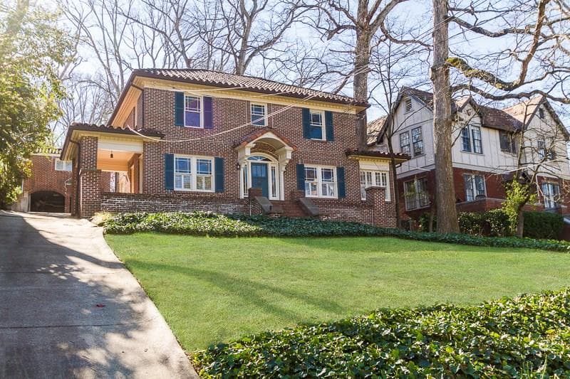 5 bedroom, 1,996 sq ft single family residence sold at 599 E Morningside Drive, Atlanta, GA 30324