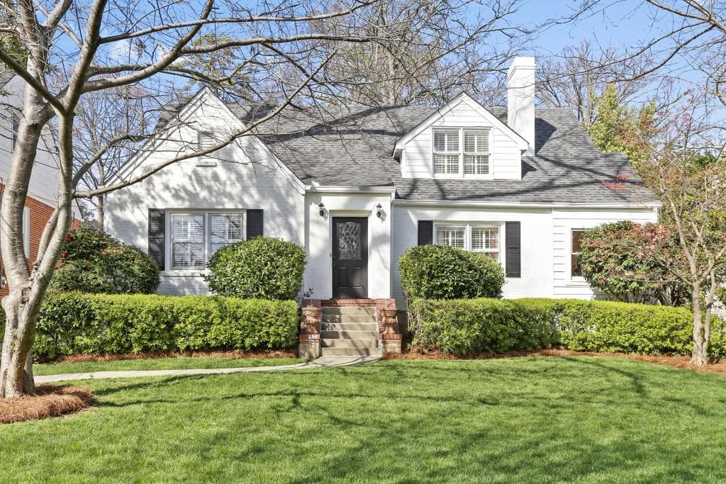 4 bedroom, 2,639 sq ft single family residence sold at 680 Greenview Avenue, Atlanta, GA 30305