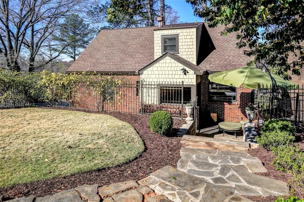 3 bedroom, 1,954 sq ft single family residence sold at 437 Claire Drive, Atlanta, GA 30307