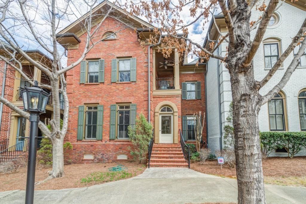 4 bedroom, 4,003 sq ft townhouse sold at 3127 Lenox Road 42, Atlanta, GA 30324