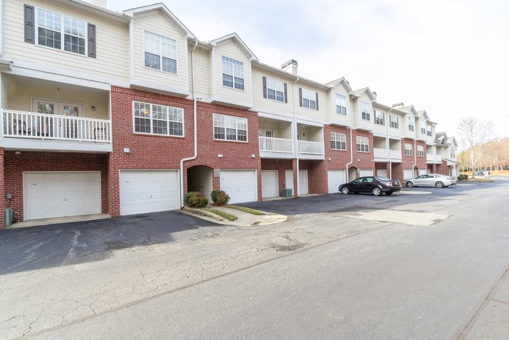 3 bedroom, 1,780 sq ft townhouse sold at 7105 Woodland Lane, Alpharetta, GA 30009