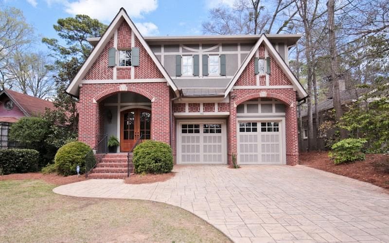4 bedroom, 4,112 sq ft single family residence sold at 102 Roanoke Avenue, Atlanta, GA 30305