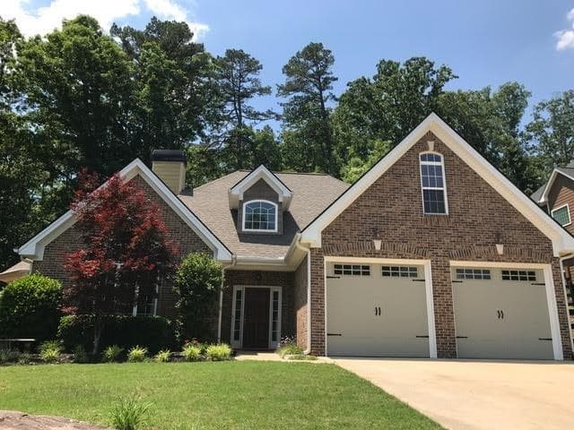 3 bedroom, 2,624 sq ft single family residence sold at 7615 Abbey Glen Drive, Cumming, GA 30028