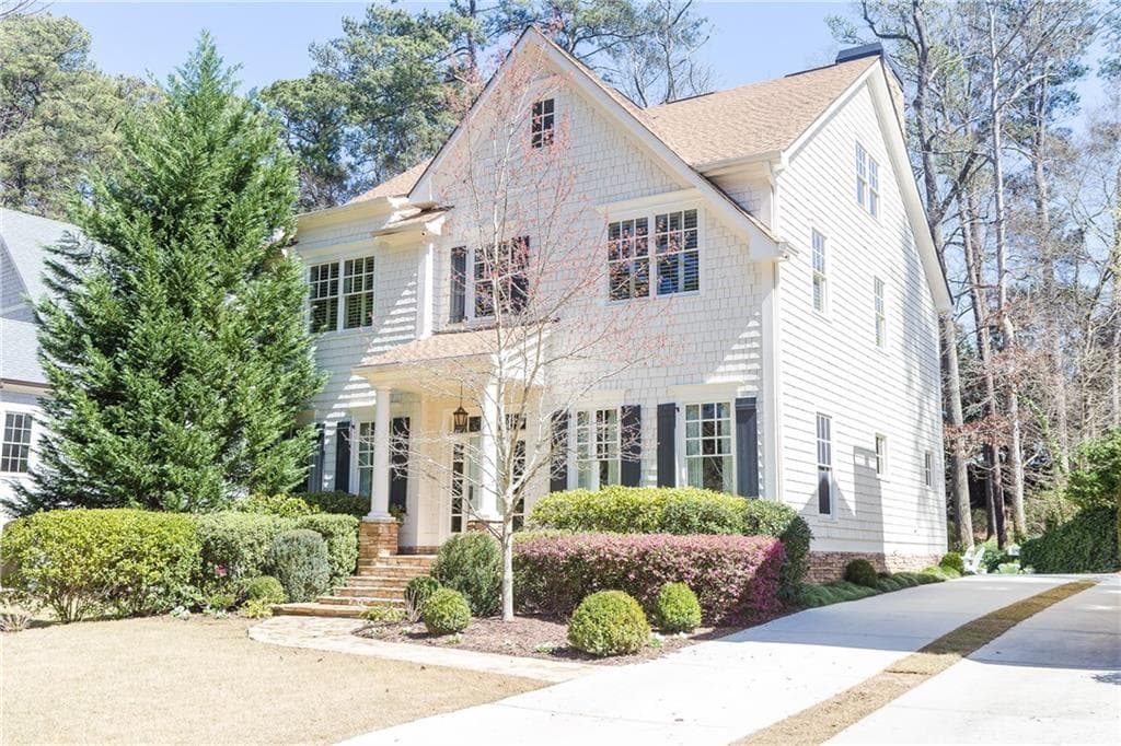 4 bedroom, 3,922 sq ft single family residence sold at 2493 Oldfield Road, Atlanta, GA 30327