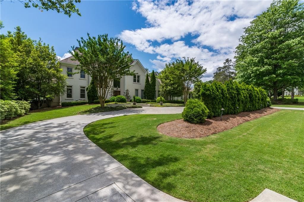 7 bedroom, 10,823 sq ft single family residence sold at 4065 Merriweather Woods, Alpharetta, GA 30022