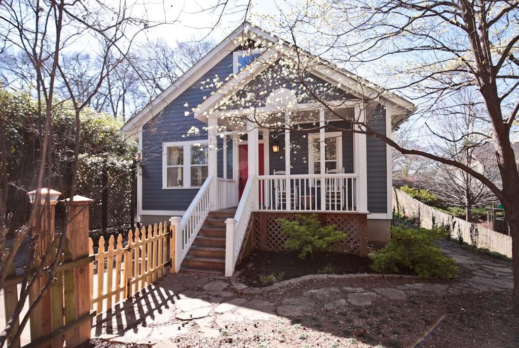 2 bedroom, 1,204 sq ft single family residence sold at 310 Oakdale Road, Atlanta, GA 30307