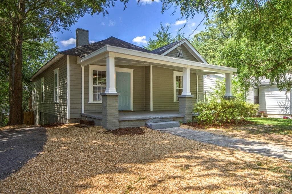 2 bedroom, 1,036 sq ft single family residence sold at 2632 Peyton Road, Atlanta, GA 30318