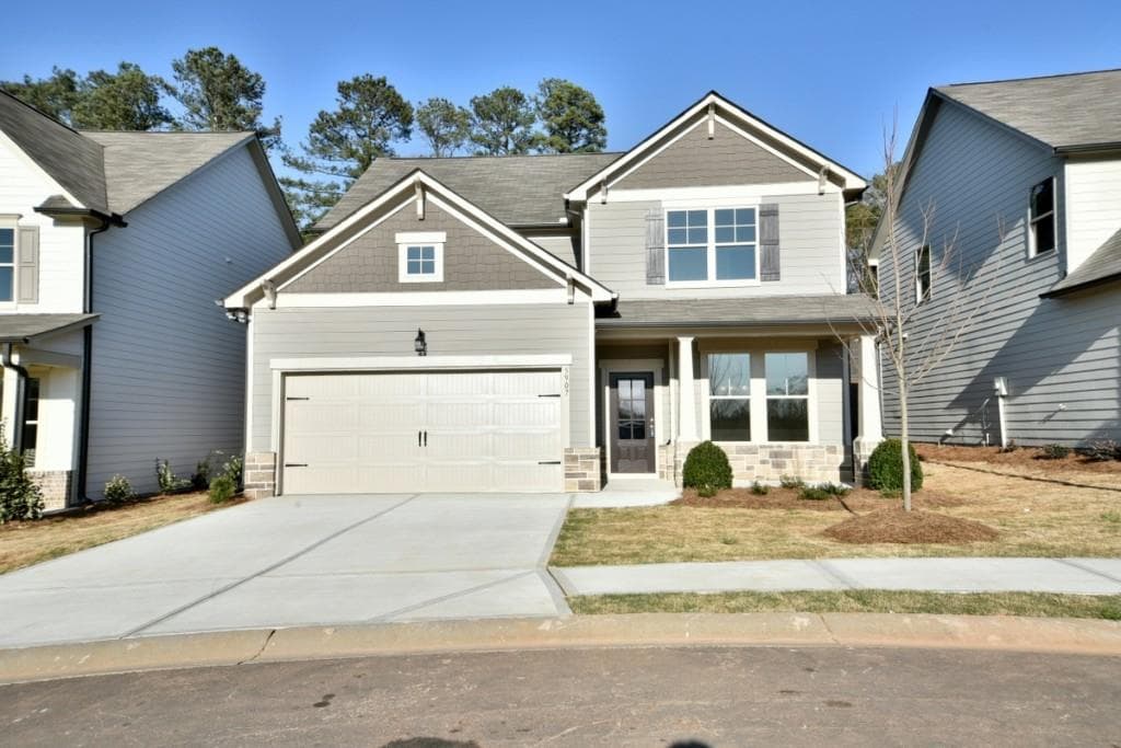 3 bedroom, 2,133 sq ft single family residence sold at 5907 Waterway Place, Flowery Branch, GA 30542