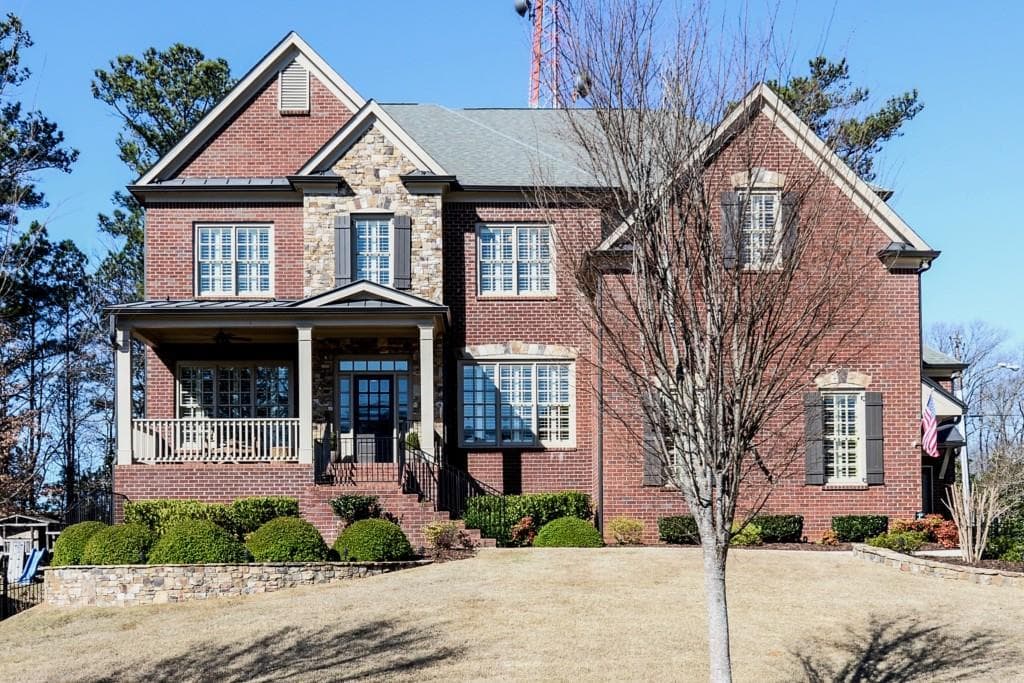 5 bedroom, 4,500 sq ft single family residence sold at 110 Cochran Farms Drive, Roswell, GA 30075