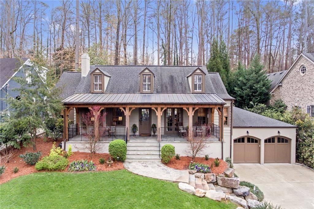 4 bedroom, 3,651 sq ft single family residence sold at 692 Longwood Drive, Atlanta, GA 30305
