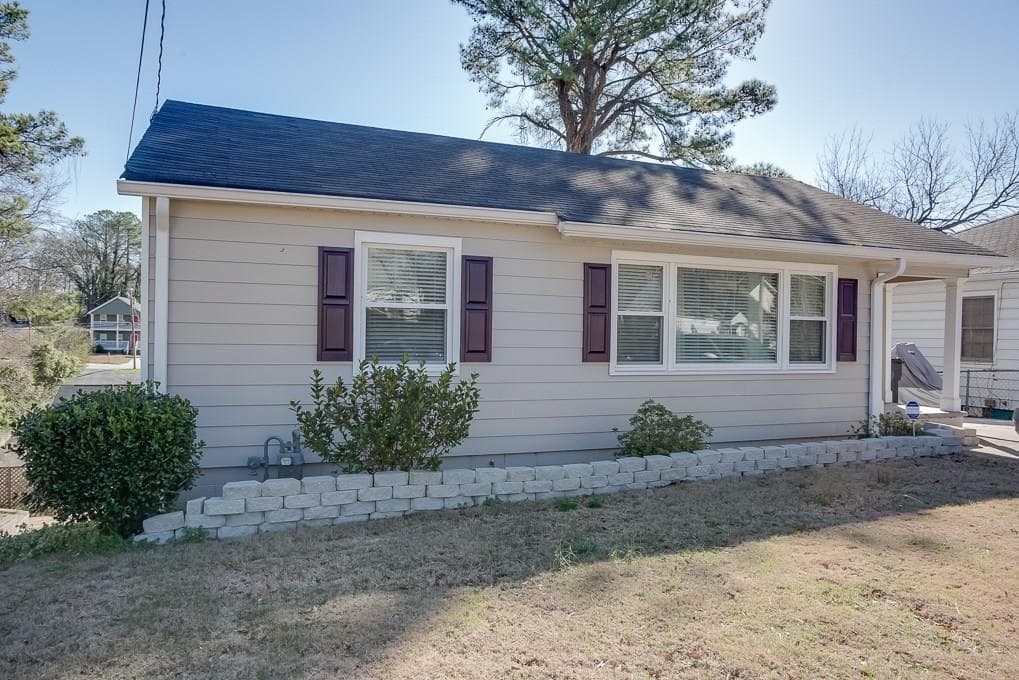 3 bedroom single family residence sold at 2658 Jefferson Terrace, East Point, GA 30344