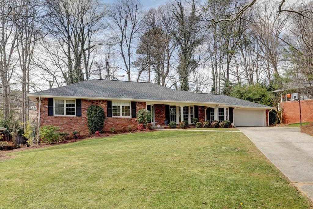 4 bedroom, 2,271 sq ft single family residence sold at 4770 Huntley Drive, Atlanta, GA 30342