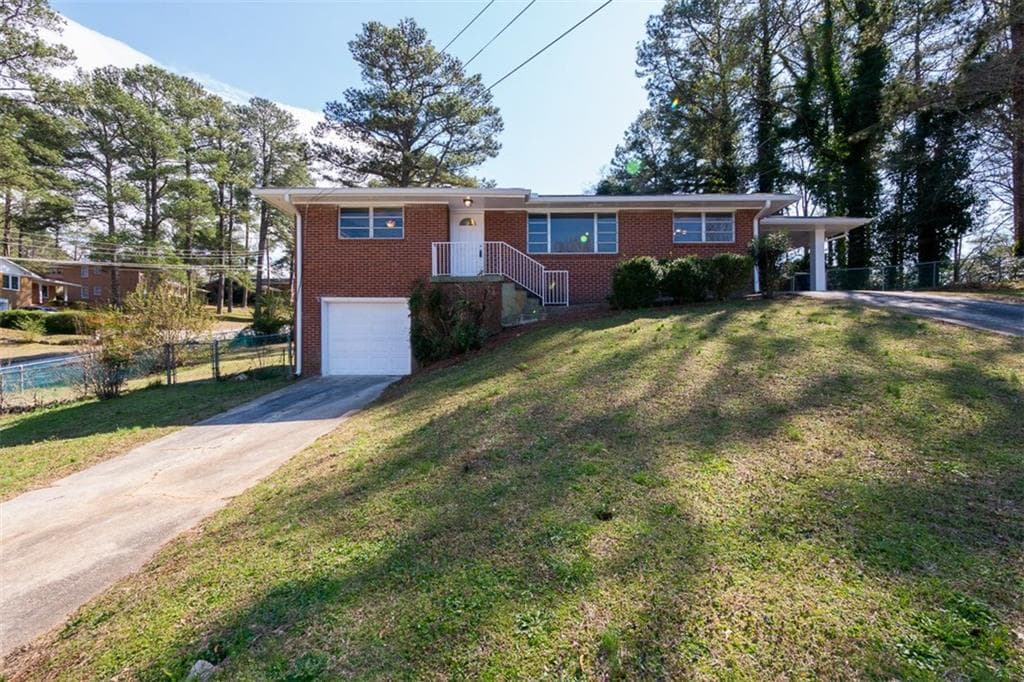 3 bedroom, 1,316 sq ft single family residence sold at 2828 Oldknow Drive, Atlanta, GA 30318