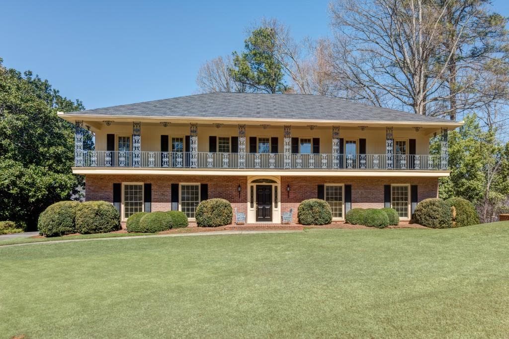 5 bedroom, 4,578 sq ft single family residence sold at 2800 Wendland Drive, Atlanta, GA 30345