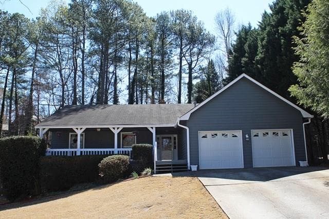 3 bedroom, 1,844 sq ft single family residence sold at 11000 Spotted Pony Trail, Alpharetta, GA 30022