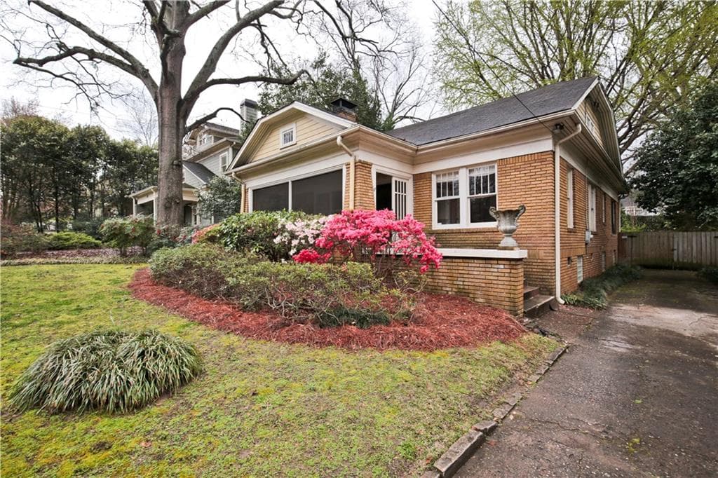 2 bedroom single family residence sold at 633 Cumberland Road, Atlanta, GA 30306