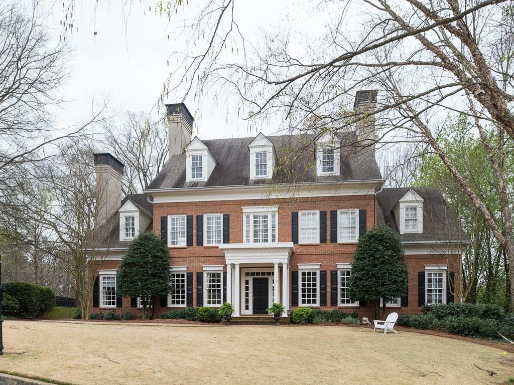 5 bedroom, 4,727 sq ft single family residence sold at 1384 Wesley Circle, Atlanta, GA 30327