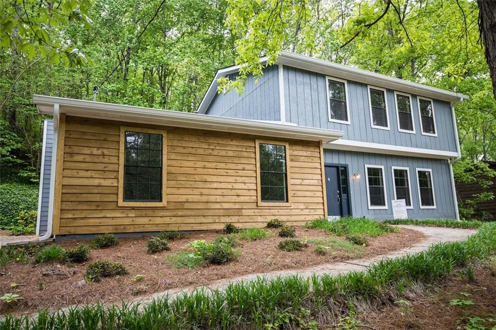 3 bedroom, 1,923 sq ft single family residence sold at 2388 Black Oak Drive, Marietta, GA 30066